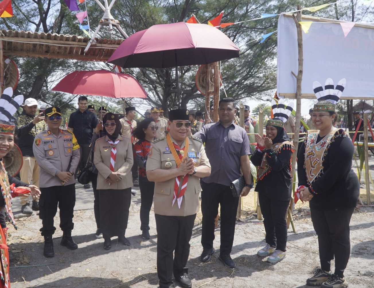 <p>Bupati Kotim Halikinnor saat menghadiri  acara pembukaan kemah bakti Eksekutif, Legislatif, dan Yudikatif (ELY) se-Kotim di Buper Desa Ujung Pandaran. </p>