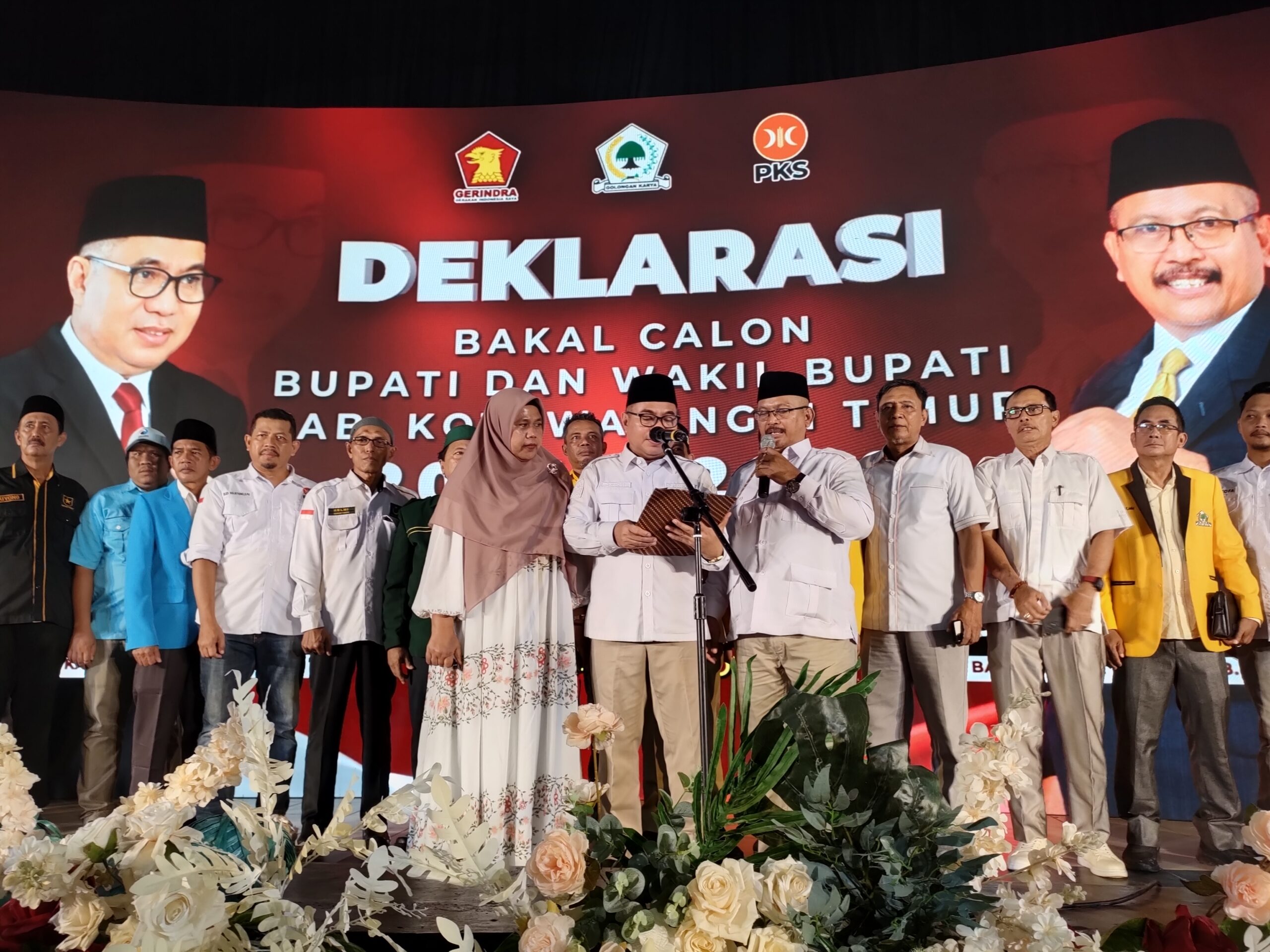 <p>Pasangan Sanidin dan Siyono saat mendeklarasikan diri sebagai calon Bupati dan Wakil Bupati Kotim periode 2024-2029, di Gedung Serbaguna Sampit, Rabu (28/8). </p>