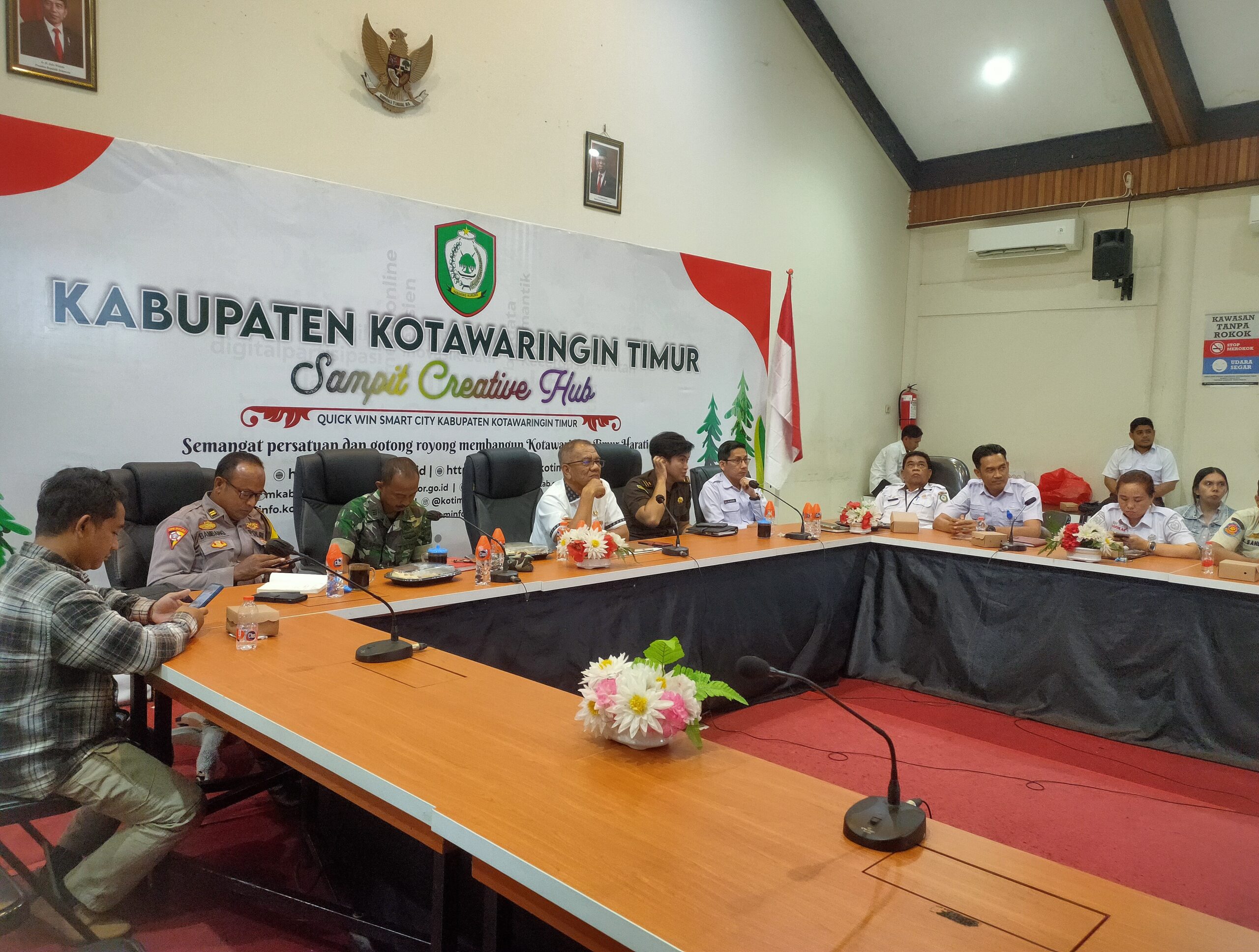<p>Rapat Koordinasi Kesiapan Pilkada Serentak Tahun 2024 Provinsi Kalteng secara virtual melalui zoom meeting, Rabu (9/10) </p>