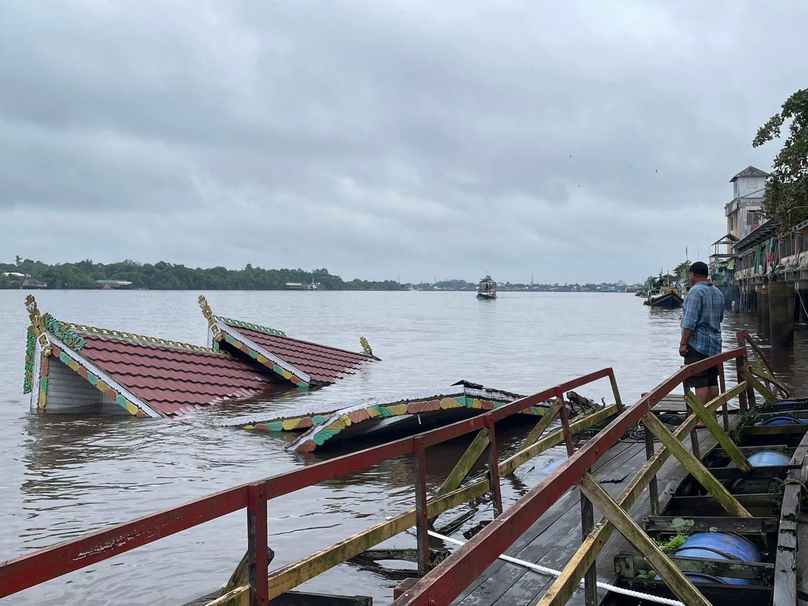 <p>Kapal susur sungai Mentaya tenggelam, Selasa (21/1/2025)</p>