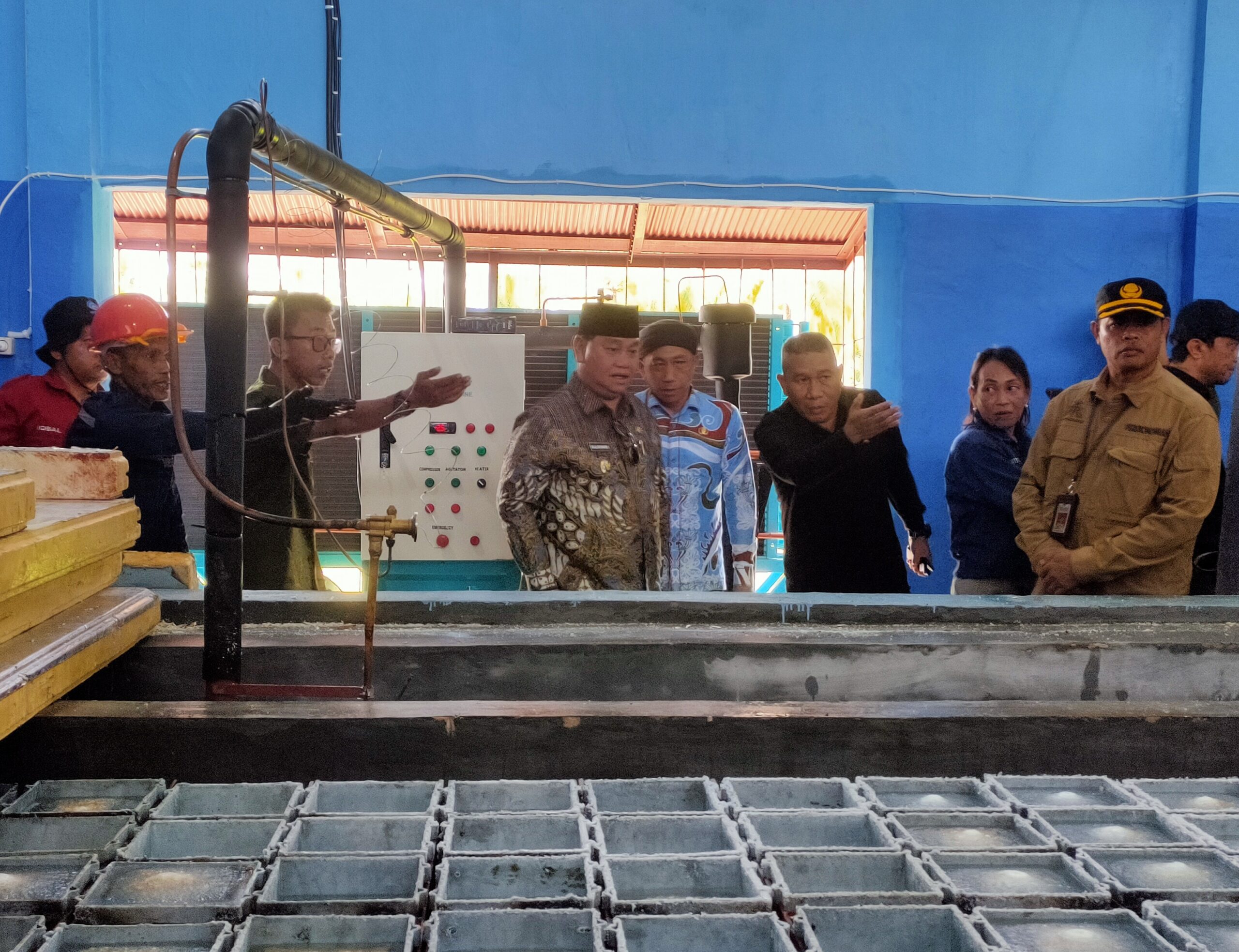 <p>Bupati Kotim Halikinnor saat peresmian fasilitas pendukung sektor perikanan di Desa Sei Ijum Raya, belum lama tadi. </p>