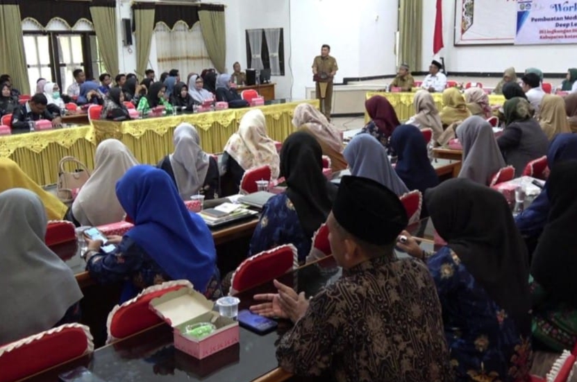 <p>Disdik Kotim saat menggelar pelatihan peningkatan kompetensi guru PAI jenjang Sekolah Dasar, di Aula Sei Mentaya Bapperida Kotim, Kamis (22/5/2025). </p>