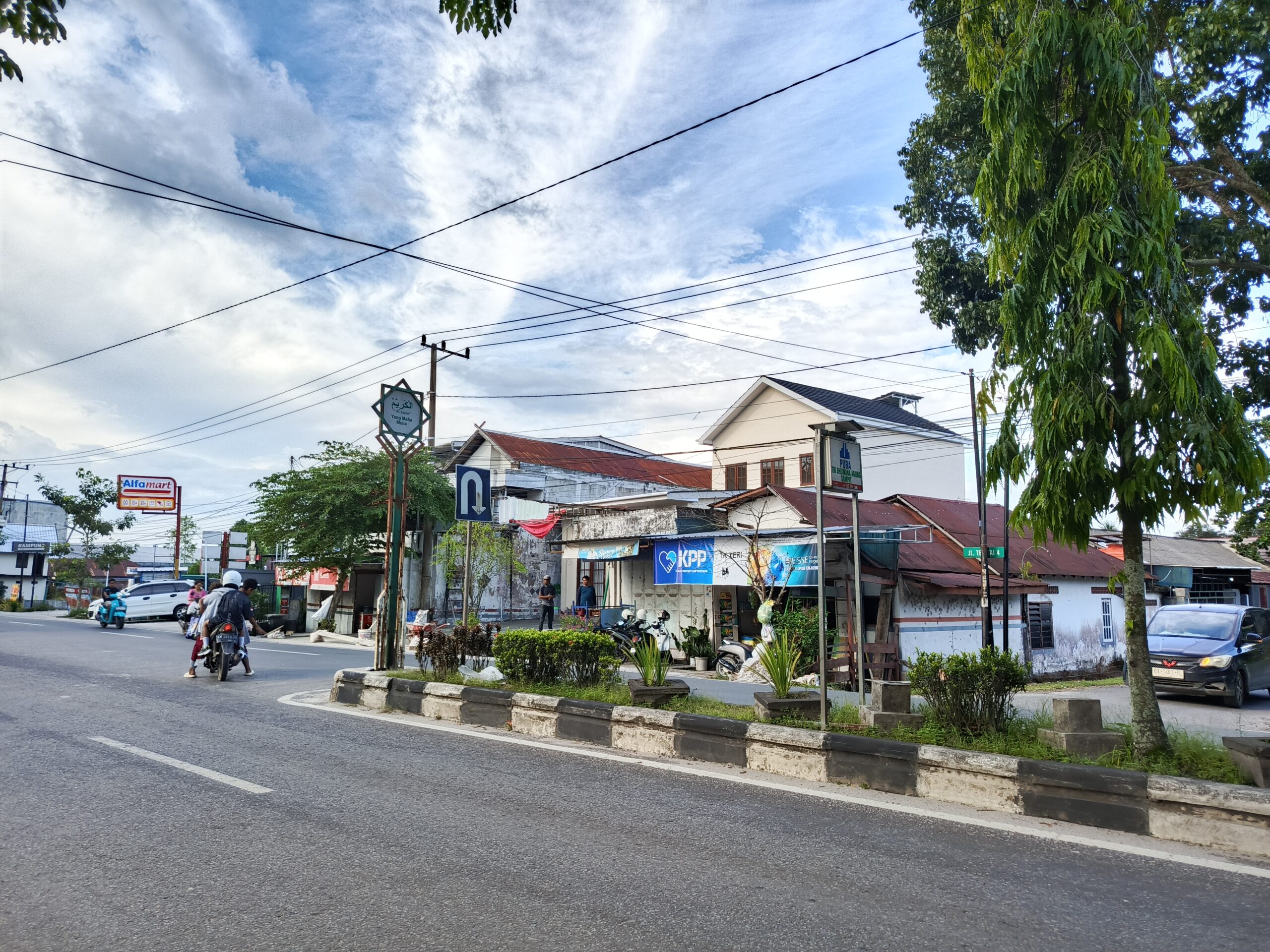 <p>Lokasi U-turn yang berada di Jalan HM Arsyad, tepatnya di dekat Jalan Teratai 4, Kecamatan Mentawa Baru Ketapang, Kabupaten Kotim, Kamis (17/7/2025). (Foto: Apri) </p>