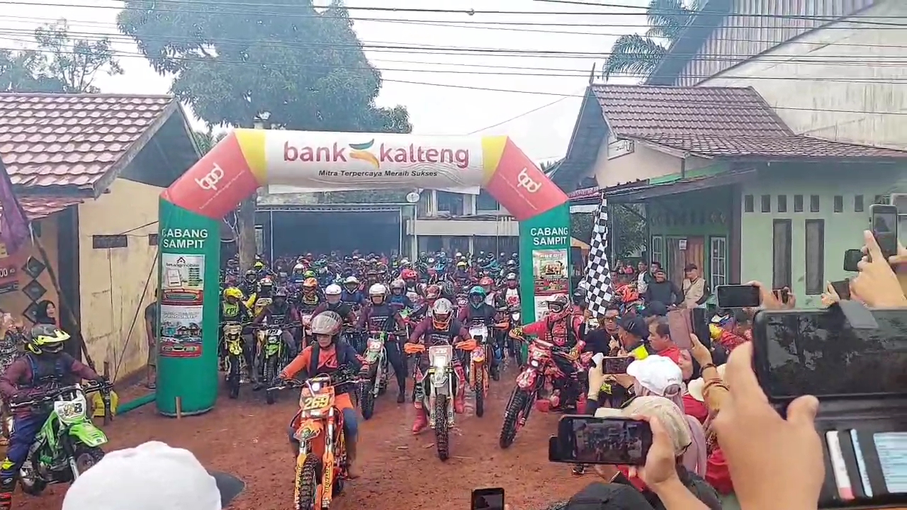 <p>Pelepasan 250 rider trail yang ikut memeriahkan Trabas Sambil Jaga Karhutla pada Sabtu (9/8/2025). </p>