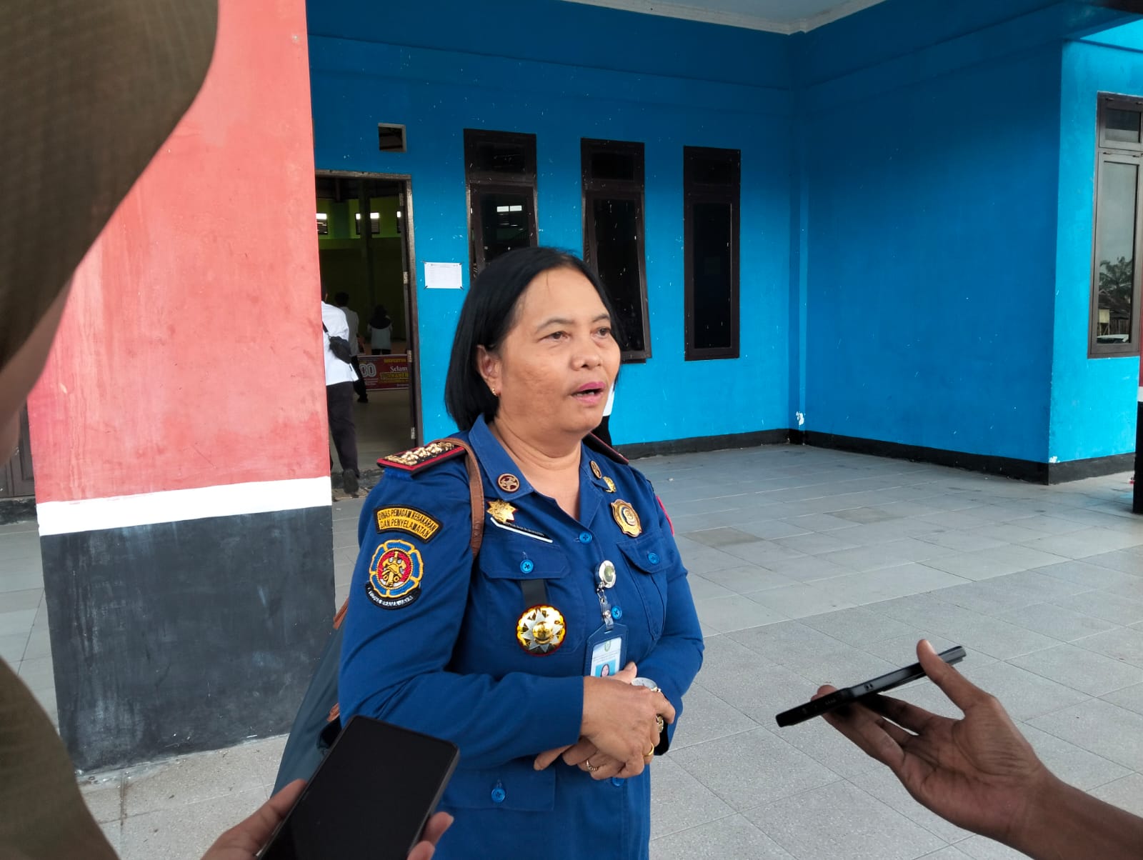 <p>Plt Kepala Dinas Pemadam Kebakaran dan Penyelamatan (Disdamkarmat) Kotim, Atimaraahini saat diwawancarai, Kamis (4/9/2025). (Foto: Apri) </p>