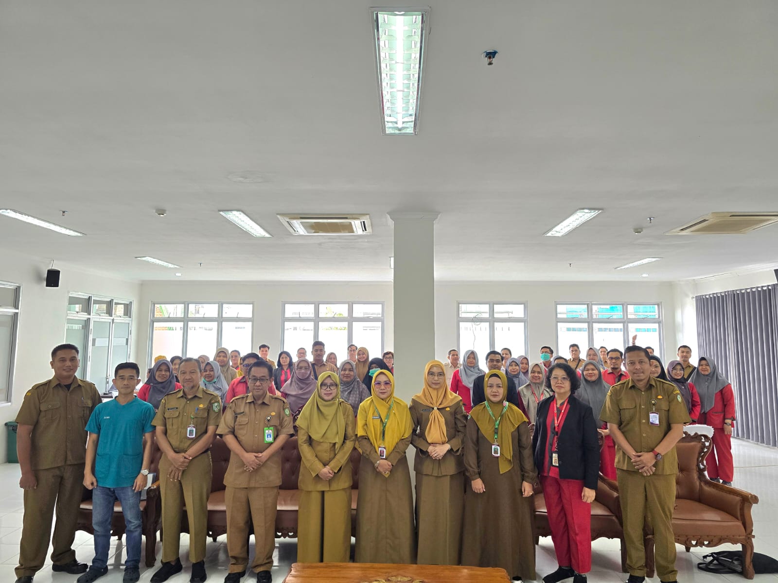 <p>Jajaran RSUD dr Murjani Sampit saat foto bersama usai meluncurkan aplikasi Si BULAT. (Foto: Ist) </p>