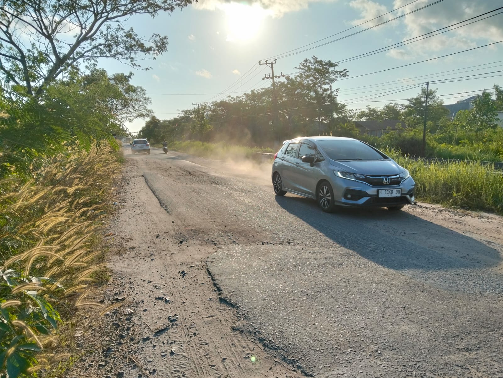 <p>Kondisi Jalan Pramuka, Kecamatan Mentawa Baru Ketapang, Sampit, pada Sabtu (11/10/2025). (Foto: Apri) </p>