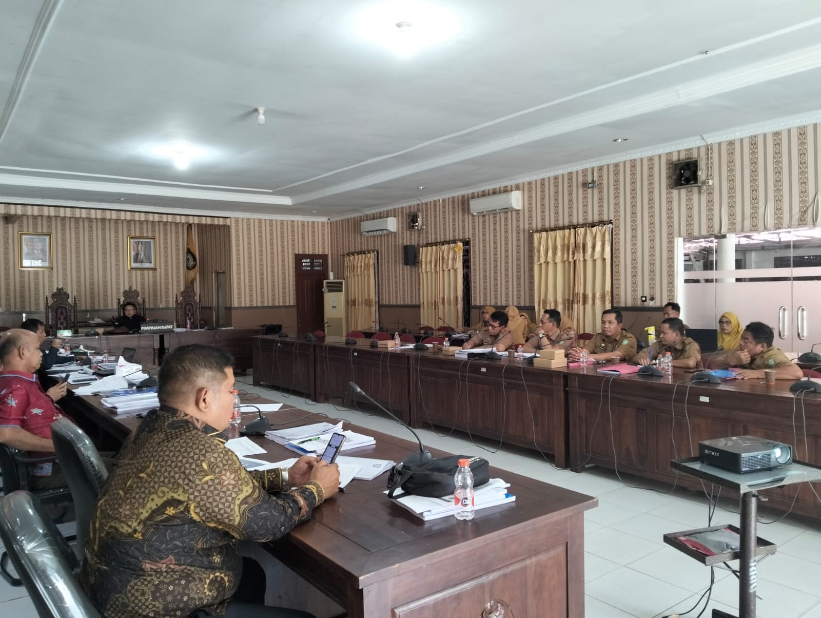 <p>Dinas Sosial Kotim saat pembahasan APBD 2026 bersama Komisi III DPRD Kotim, Salasa (21/10/2025). (Foto: Apri)</p>