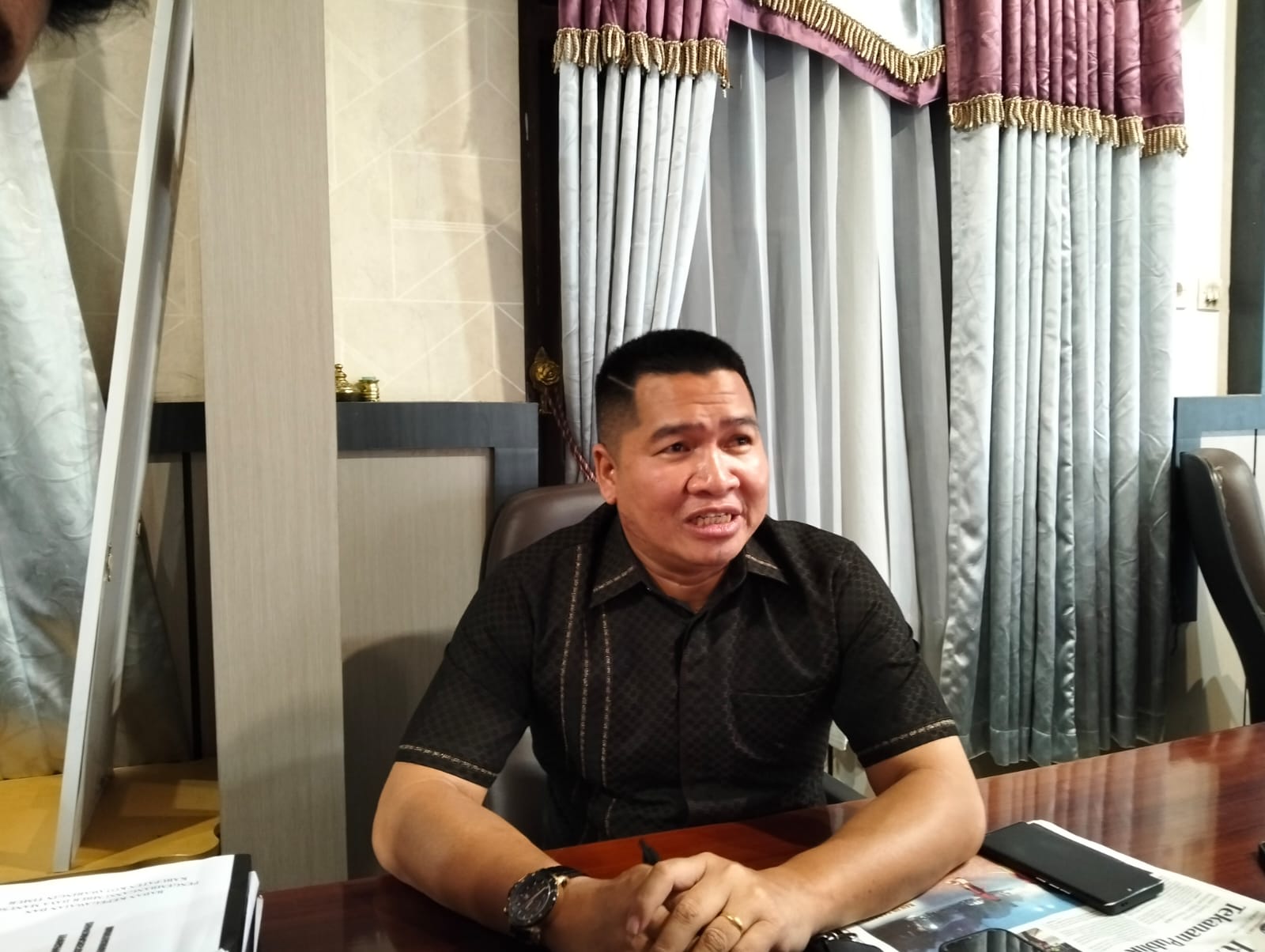<p>Sekretaris Komisi I DPRD Kotim, Muhammad Abadi, Rabu (29/10/2025). (Foto: Apri) </p>