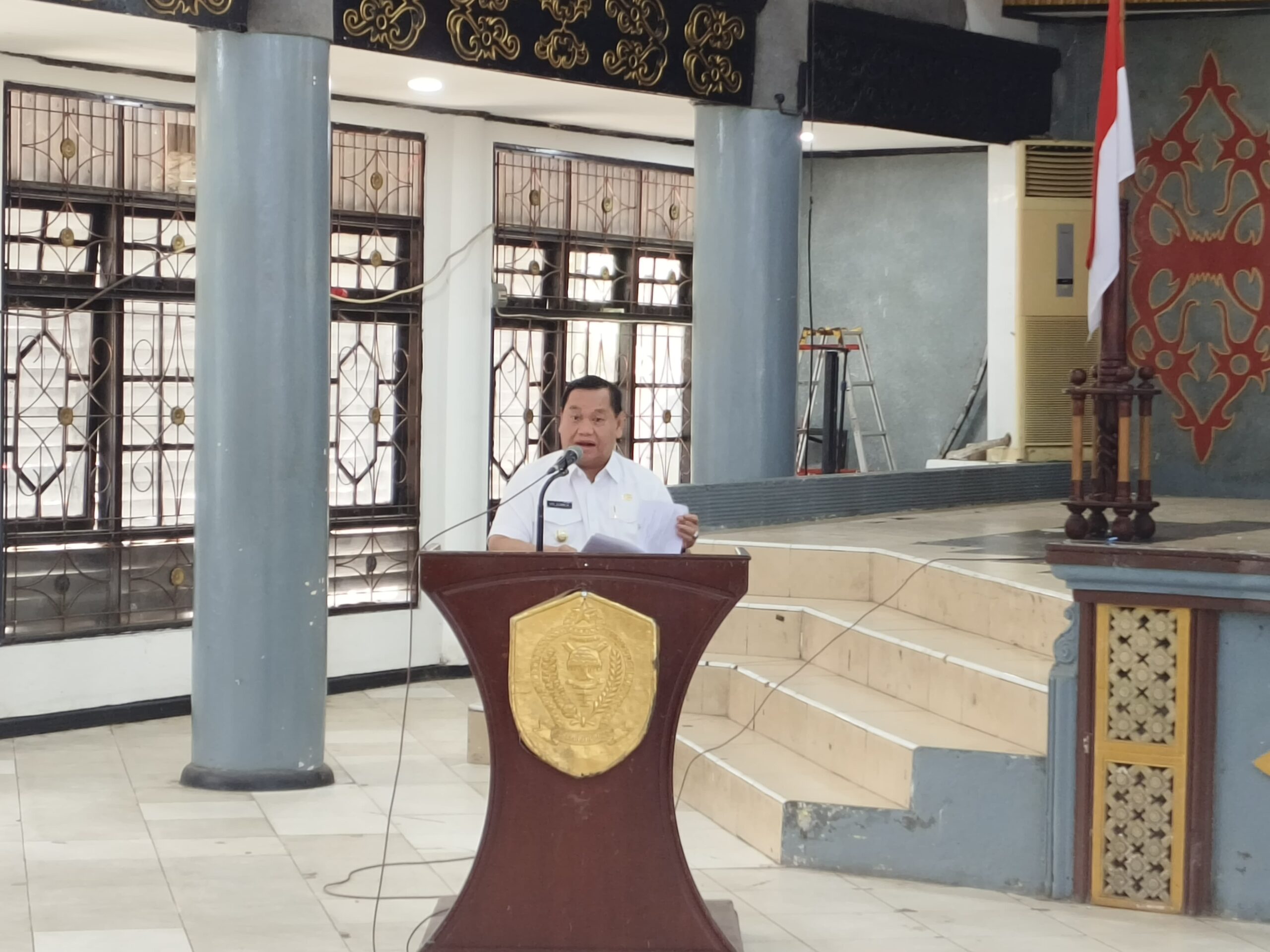 <p>Bupati Kotim, Halikinnor saat menyampaikan pidatonya pada giat kerjanya, belum lama ini. (Dok: Apri) </p>