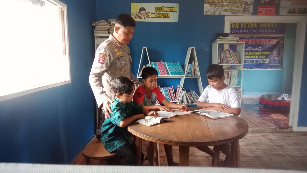 Pondok Baca Melek Jadi Tempat Favorit Anak-Anak Pesisir Bahaur