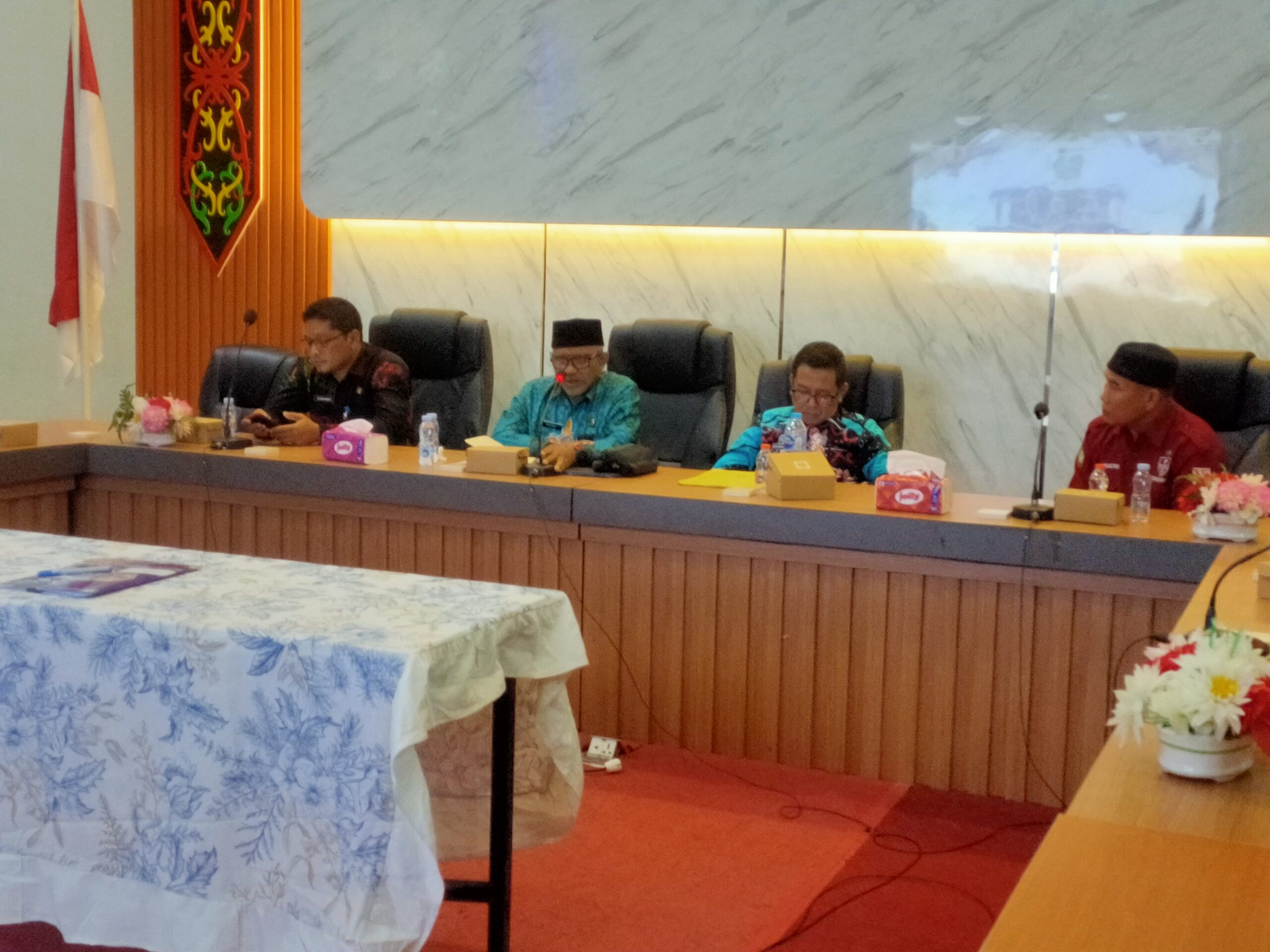 <p>Pj Sekda Kotim Masri pada kegiatan sertijab di lingkungan Diskominfo Kotim, baru-baru tadi. (Foto : Dok TB) </p>