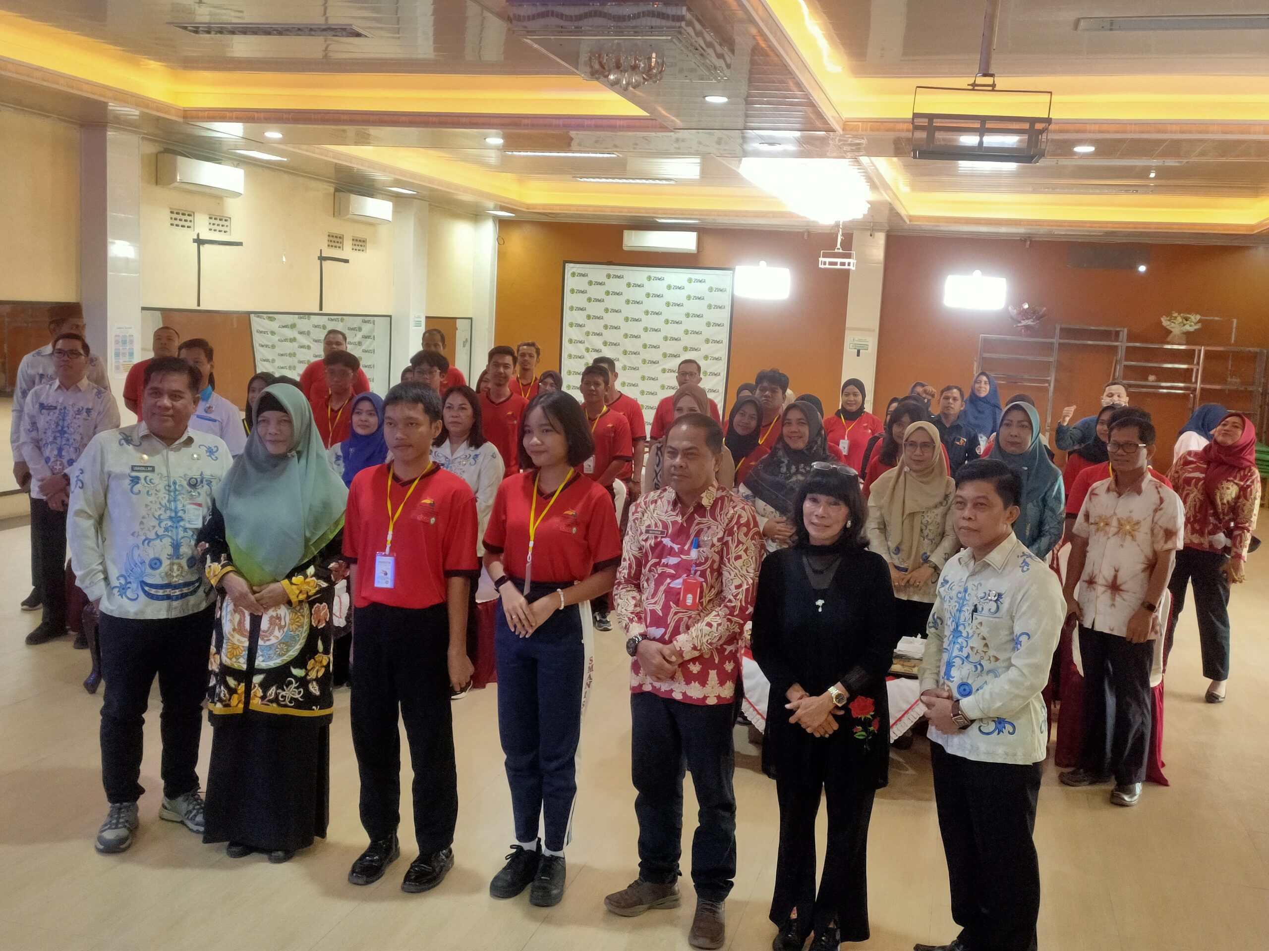 <p>Foto bersama peserta Pelatihan Public Speaking Bagi Pemuda, yang digelar oleh Dispora Kotim, Kamis (23/10/2025). (Foto : Andri)</p>