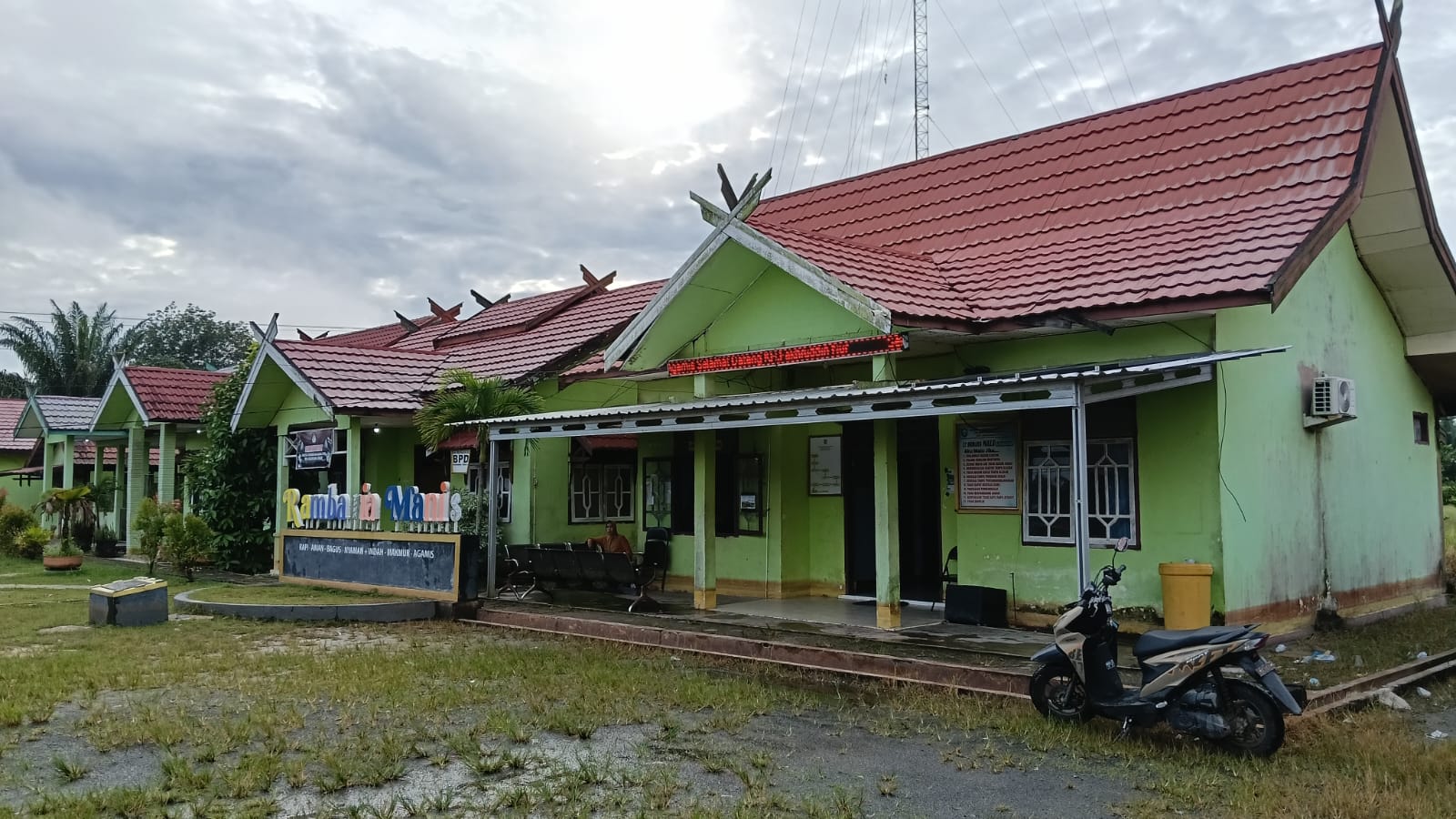<p>Kantor Desa Bagendang Tengah, Kecamatan Mentaya Hilir Utara, Kabupaten Kotim, Minggu (1/11/2025). (Foto: Ist)</p>
