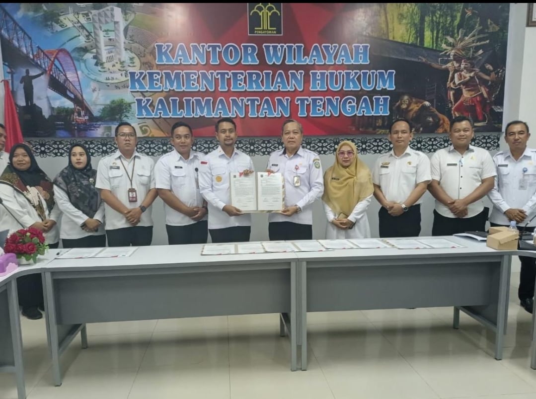 <p>Dinkes Kotim dan RSUD dr Murjani Sampit saat mengajukan Perbub ke Kemenkumham Kalteng, Rabu (25/6/2025). </p>