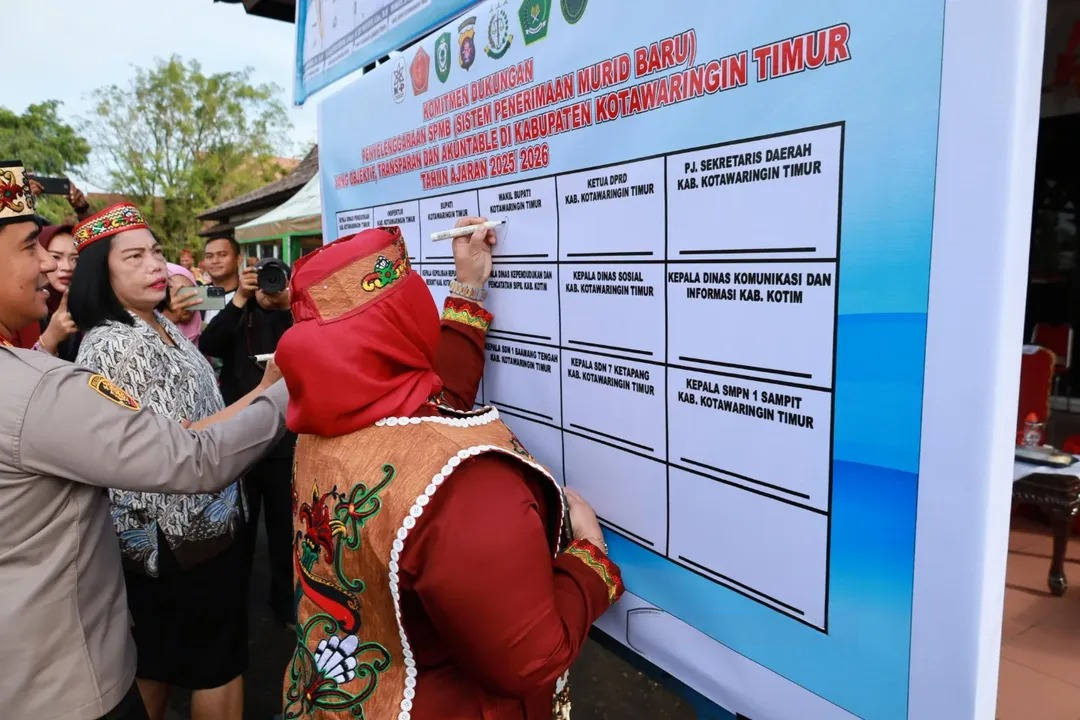 <p>Penandatangan komitmen bersama terkait SPMD di lingkungan Pemkab Kotim. </p>

