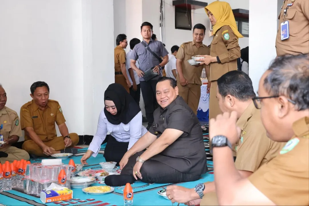 <p>Bupati Kotim, Halikinnor saat menghadiri syukuran dalam rangka memperingati hari besar Idul Adha 1446 Hijriah, di Setda Kotim, Selasa (10/6/2025). </p>