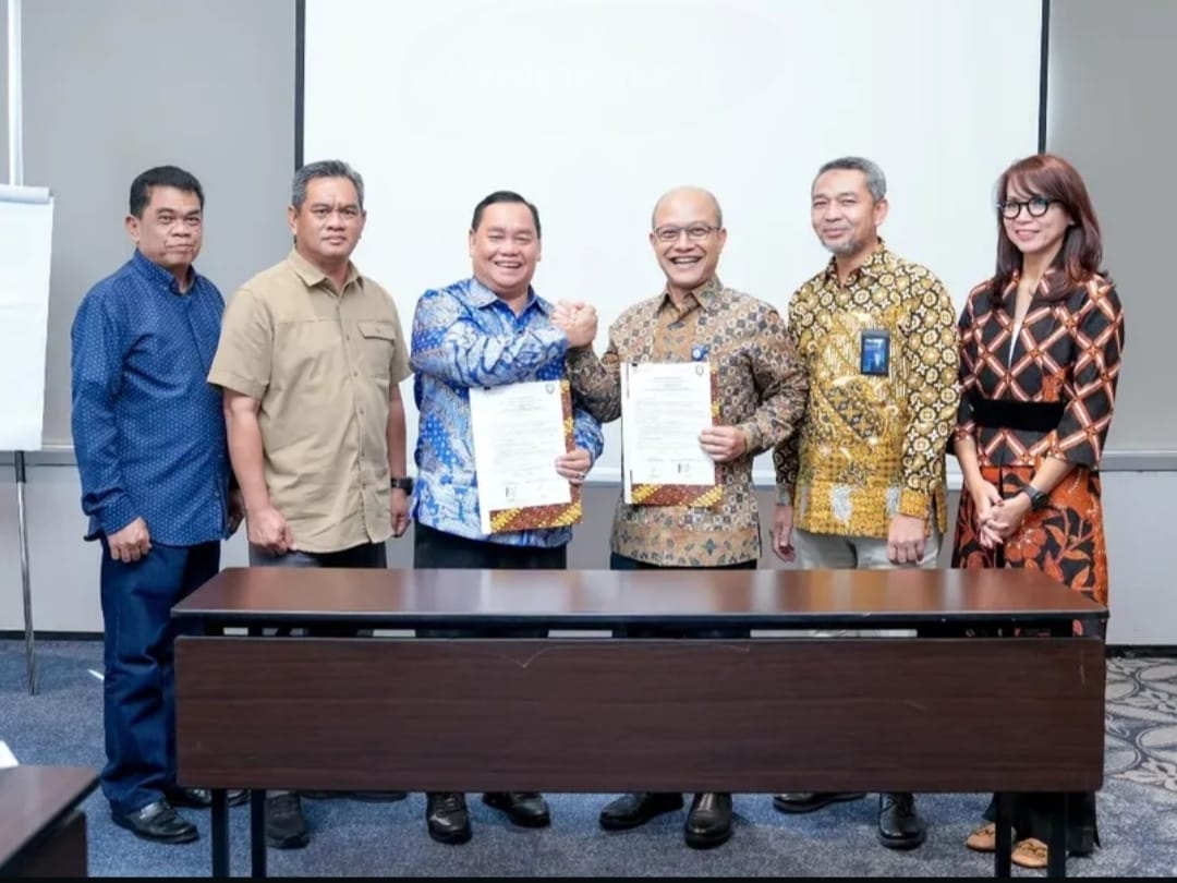 <p>Pemkab Kotim menjalin kerja sama strategis dengan PT Krakatau Bandar Samudera melalui penandatanganan MoU, di Jakarta, Selasa (27/5/2025). </p>
