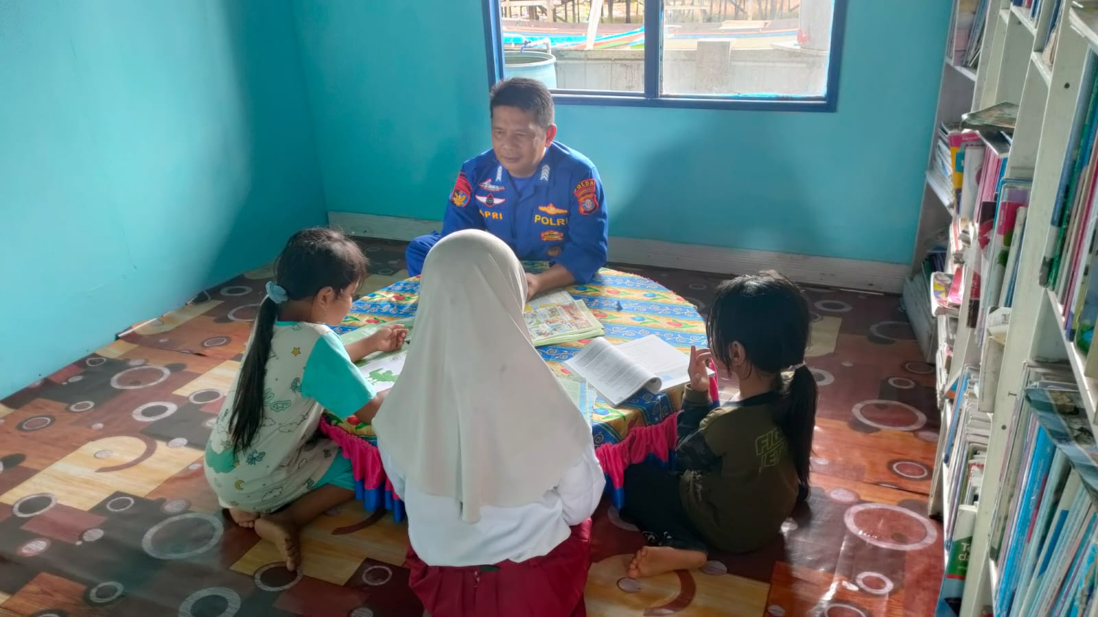 Tingkatkan Literasi Anak Pesisir, Ditpolairud Polda Kalteng Dirikan Pondok Baca