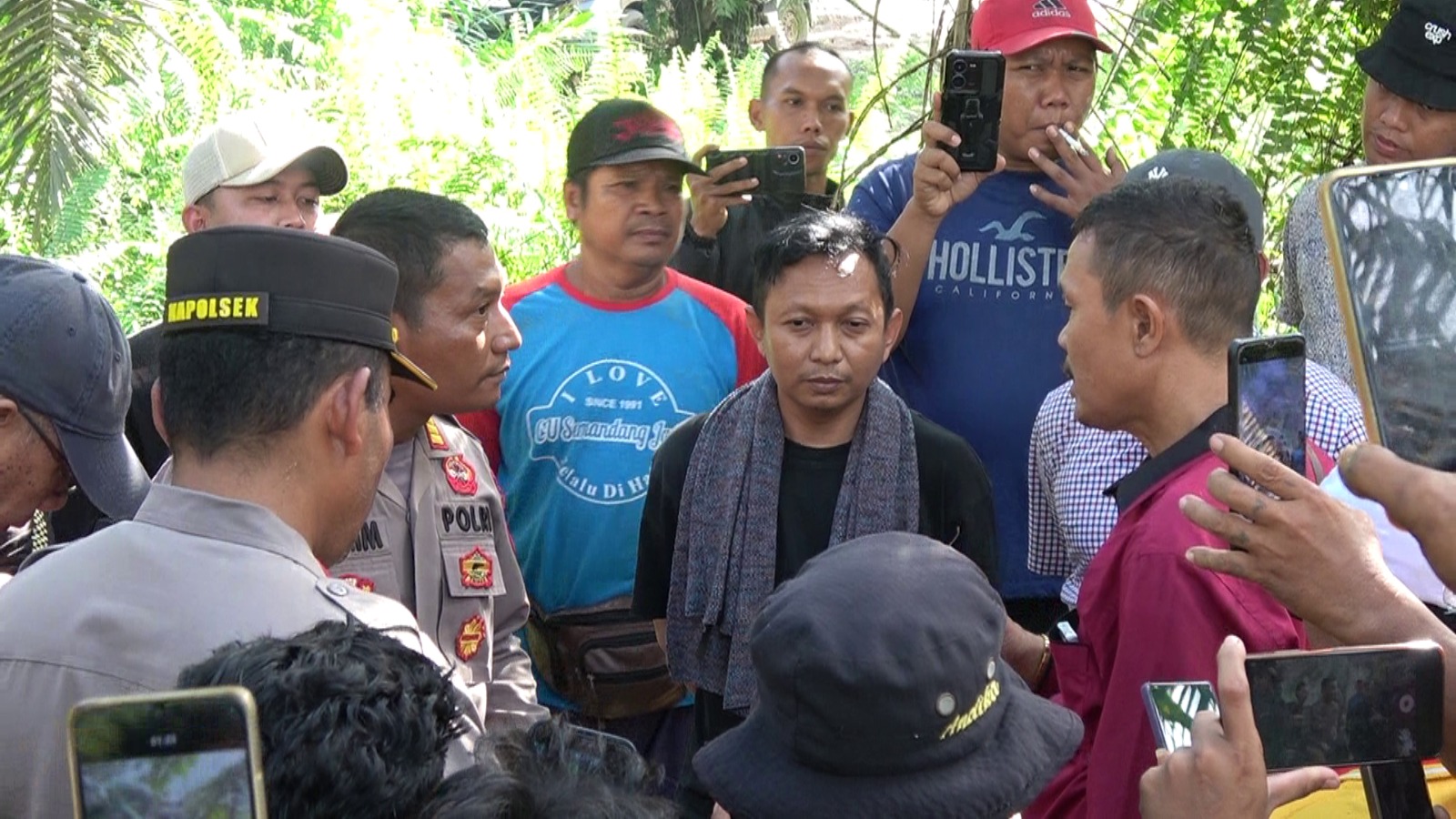 <p>Mediasi sengketa lahan antara warga dan pihak PT MAP, Kamis (17/7/2025). (Foto: Ist) </p>
