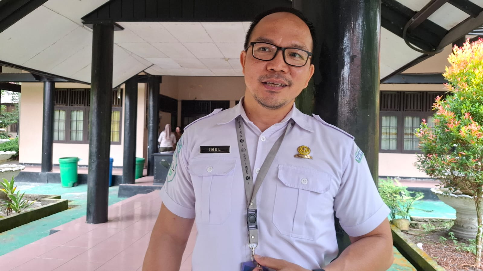 <p>Kepala BMKG Bandara H Asan Sampit, Mulyono Leo Nardo. (Foto : Adi)</p>