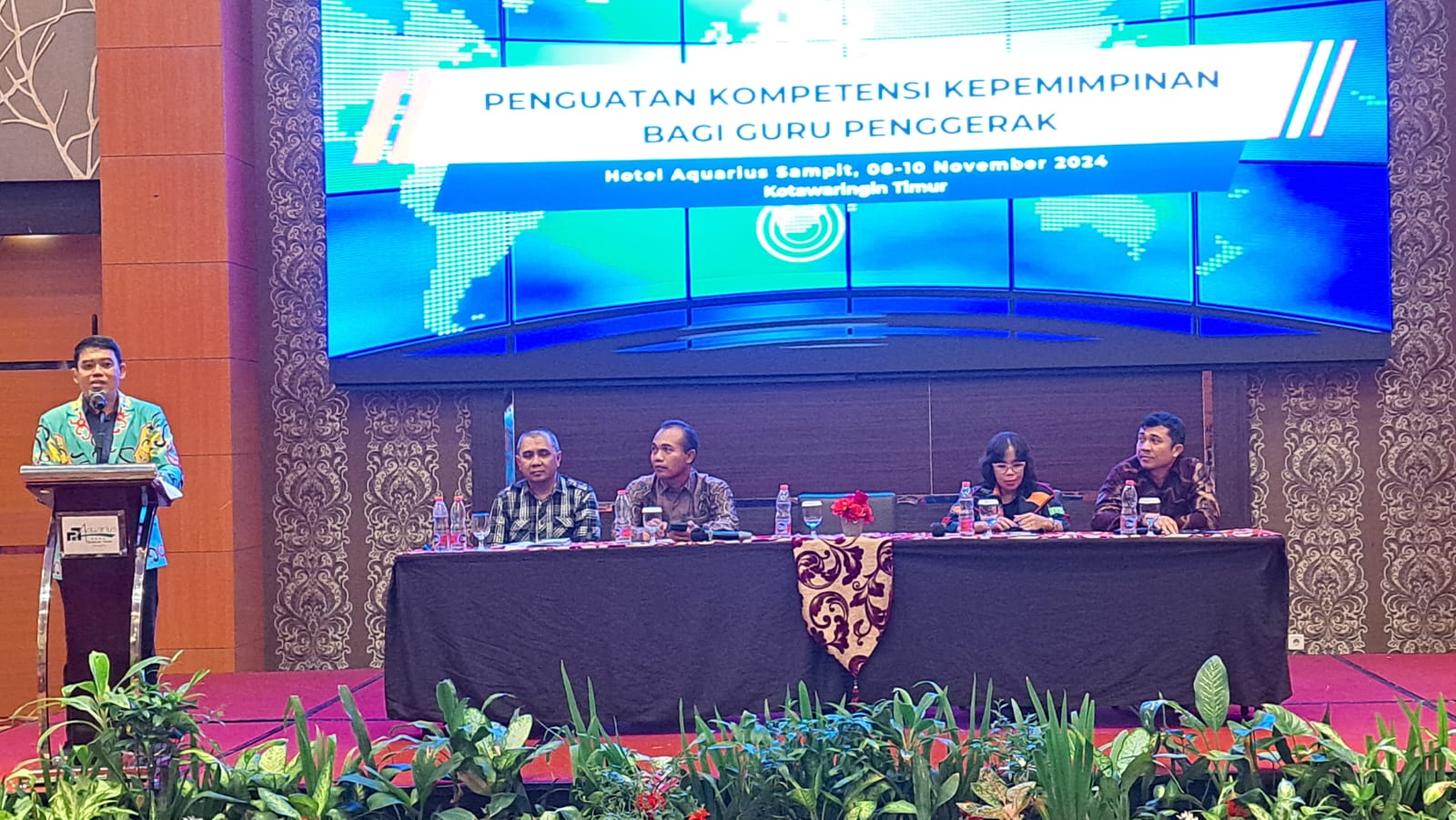 <p>Kepala Disdik Kotim Muhammad Irfansyah saat menghadiri kegiatan Bimtek Guru Penggerak di Kota Sampit. </p>