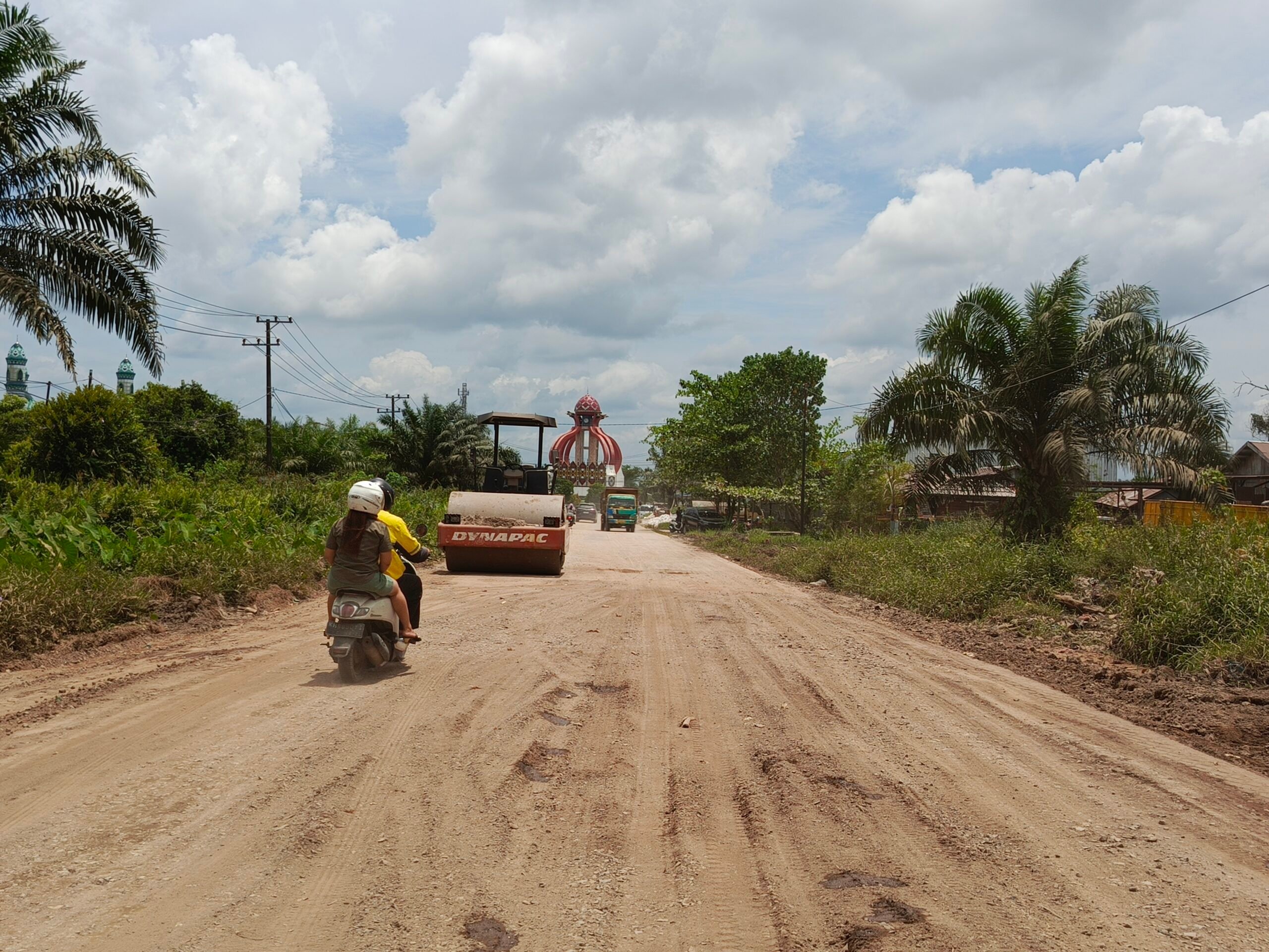 <p>Kondisi jalan Moh. Hatta atau Lingkar Selatan, Sampit, Kabupaten Kotawaringin Timur </p>