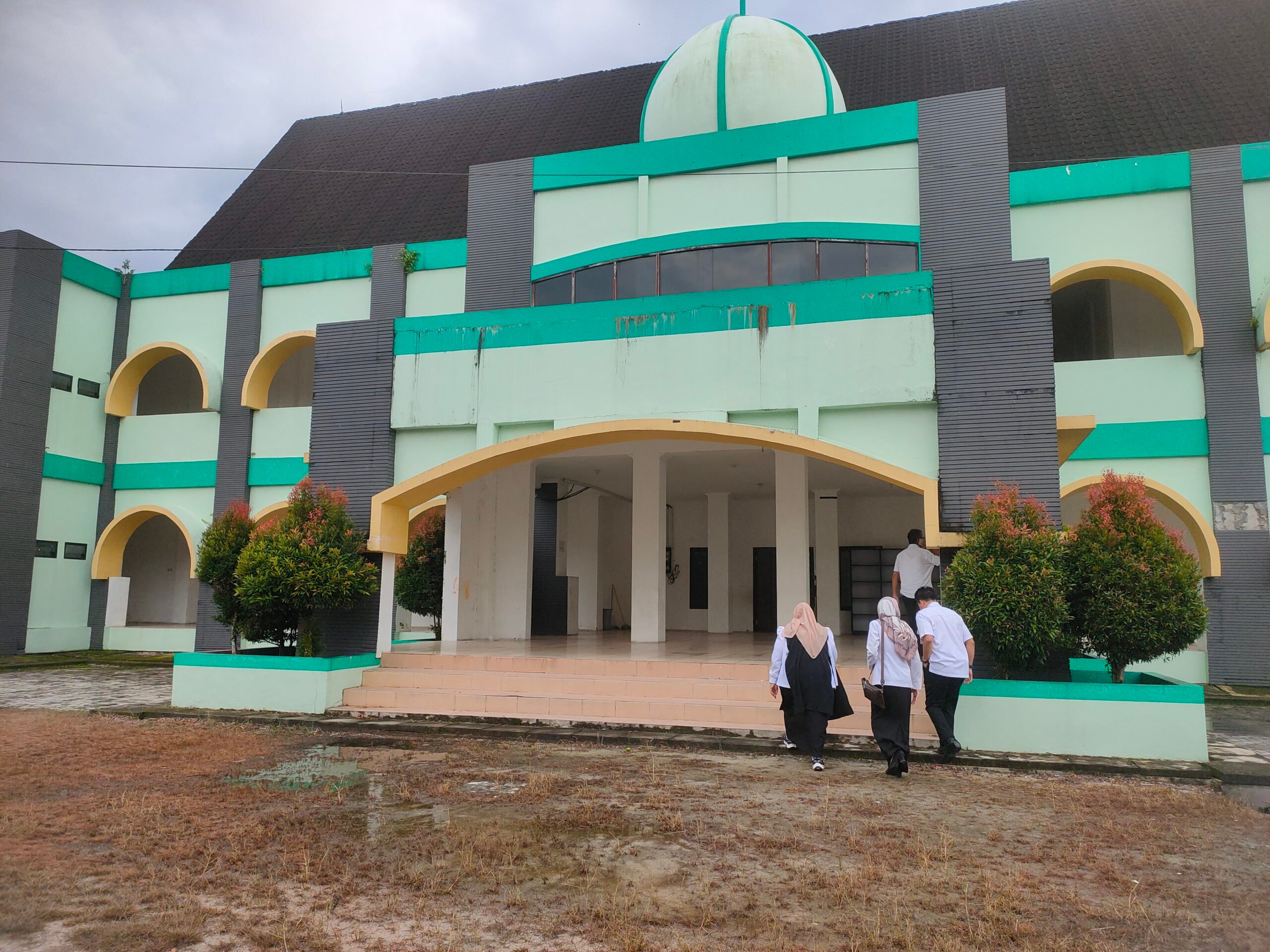 <p>Gedung Islamic Center di Jalan Sudirman km 3,3, yang rencana akan menjadi lokasi Sekolah Perintis. </p>