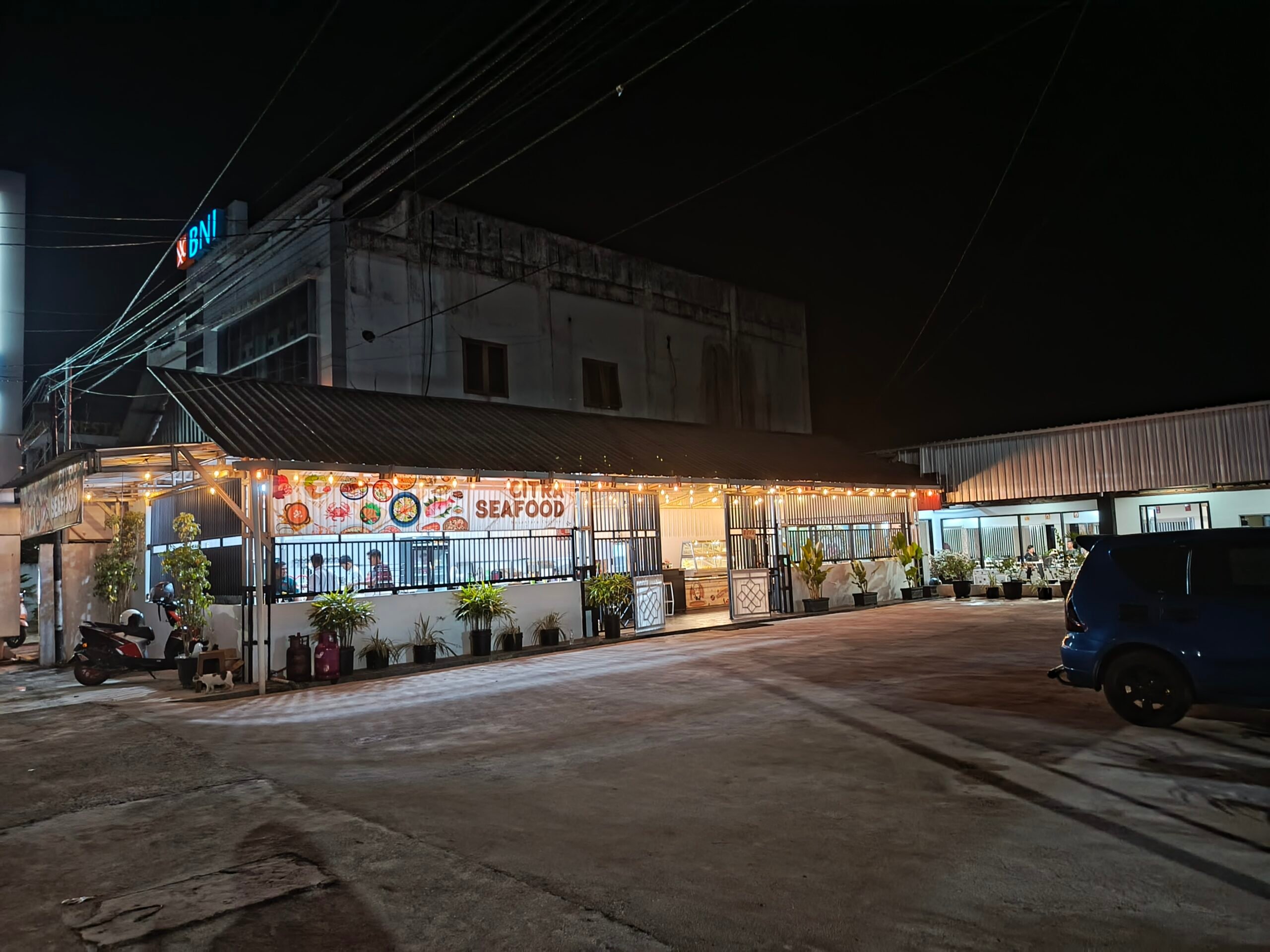 <p>Citra Fried Chicken (CFC) di Jalan HM Arsyad, Kelurahan Mentawa Baru Hilir, Kecamatan MB Ketapang, Kabupaten Kotim. (Foto: Apri) </p>