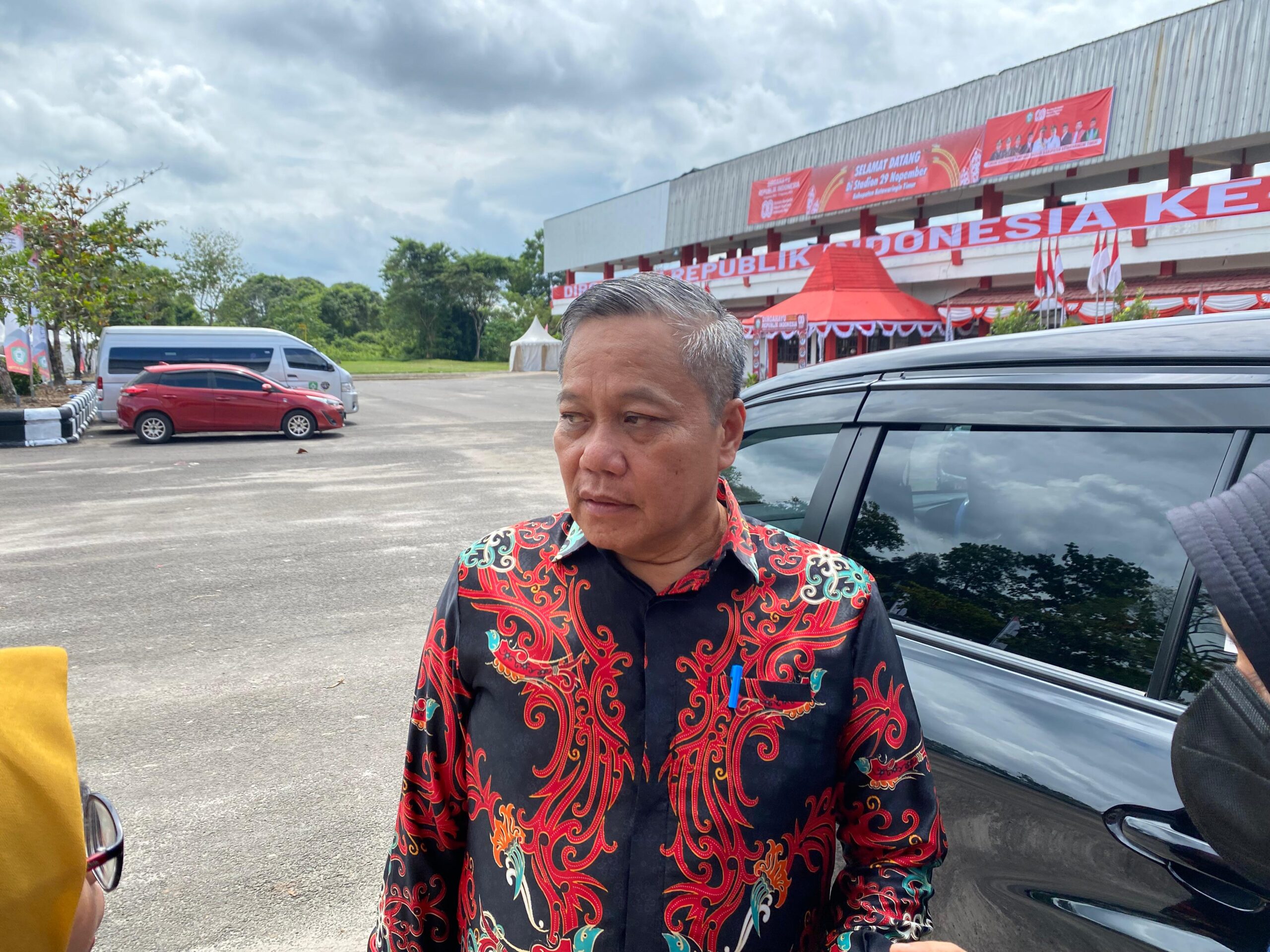 <p>Kepala Dinkes Kotim, Umar Kaderi saat diwawancarai. (Foto: Apri) </p>
