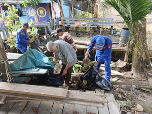 Aksi Nyata Ditpolairud Polda Kalteng: Jaga Kebersihan Laut dan Sungai di Kotim