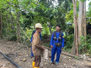 Sambangi Warga dengan Humanis, KP XVIII-2001 Sampaikan Pesan Kamtibmas di Bantaran Sungai Buntok