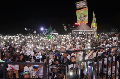 Ribuan Masyarakat Ikuti Kalteng Berselawat Bersama Habib Syech Bin Abdul Qodir Assegaf