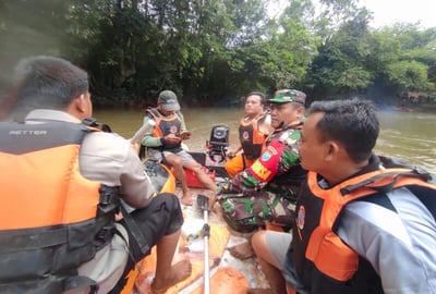 BPBD Lamandau Bersama Petugas Gabungan Lakukan Pencarian Orang Tenggelam di Sungai Buluh