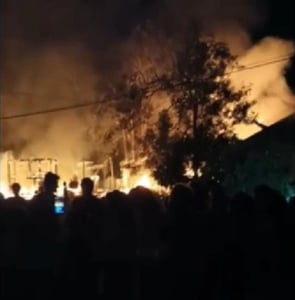 Jago Merah Mengamuk, Empat Rumah Warga Tumbang Sangai Hangus Terbakar