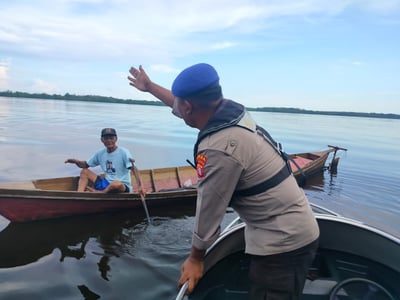 Edukasi Bahaya Destructive Fishing, Ditpolairud Polda Kalteng Gelar Penyuluhan di DAS Kumai