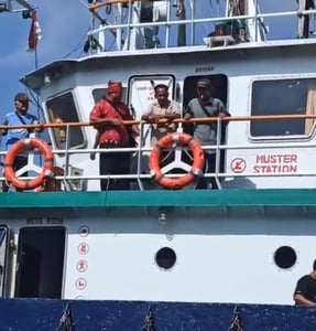 Kades Kabuau Jadi Korban Pemukulan saat Hentikan Tongkang, Warga Minta Polisi Bertindak