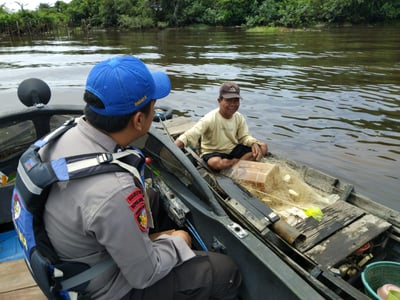 Ditpolairud Polda Kalteng Ajak Nelayan Kapuas Waspada Saat Beraktivitas di Sungai