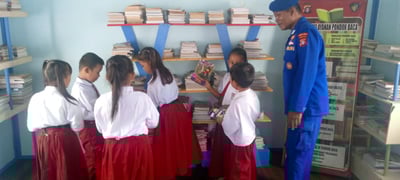 PBMH, Inovasi Ditpolairud Polda Kalteng Tingkatkan Minat Baca Anak Pesisir