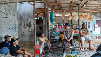 Sambangi Masyarakat Pesisir, Ditpolairud Sampaikan Pesan Kamtibmas dan Kelestarian Ekosistem
