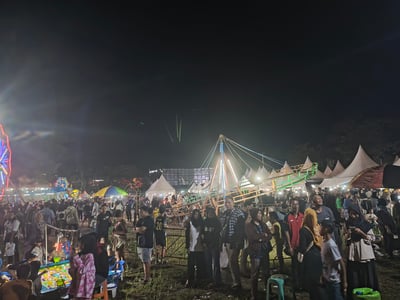 Masyarakat Tumpah Ruah Hadiri Pembukaan Sampit Trade Festival 2025