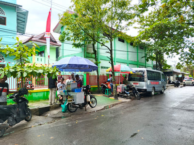 Saat MPLS Dimulai, Pedagang Pentol Ketiban Rezeki