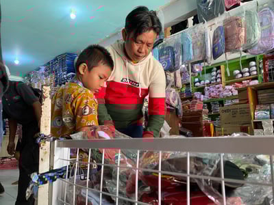 Jelang Tahun Ajaran Baru, Orang Tua Serbu Perlengakapan Sekolah