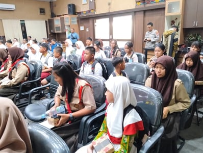 Wabup Apresiasi Kunjungan MPLS SMPN 1 Sampit ke DPRD Kotim