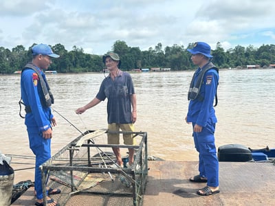Patroli KP XVIII-2001 Gencar Edukasi Nelayan tentang Bahaya Destructive Fishing di DAS Barito
