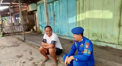 Polisi RW Ditpolairud Polda Kalteng Jaga Kamtibmas di Desa Pegatan Hulu DAS Katingan