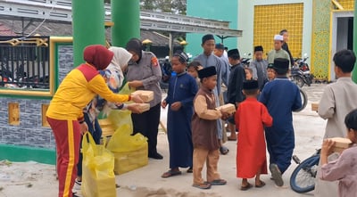 Ditpolairud Polda Kalteng Hadir di Tengah Warga, Wujudkan Kepedulian Lewat Jumat Berkah
