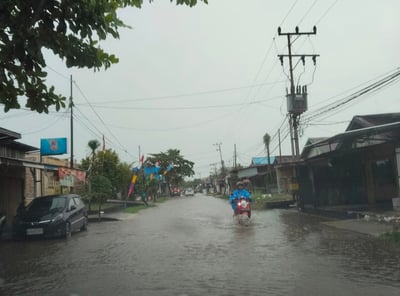 Hujan Deras, Sejumlah Jalan di Sampit Terendam Banjir 
