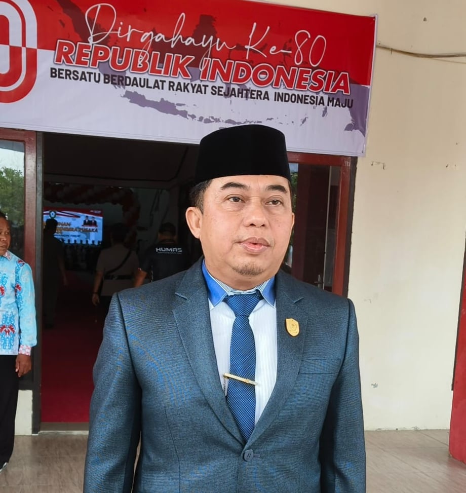 <p>Ketua DPRD Kotim, Rimbun usai menghadiri Pengukuhan Paskibraka Kotim 2025 di Gedung Futsal Stadion 29 November Sampit, Sabtu (16/8/2025). (Foto: Apri) </p>