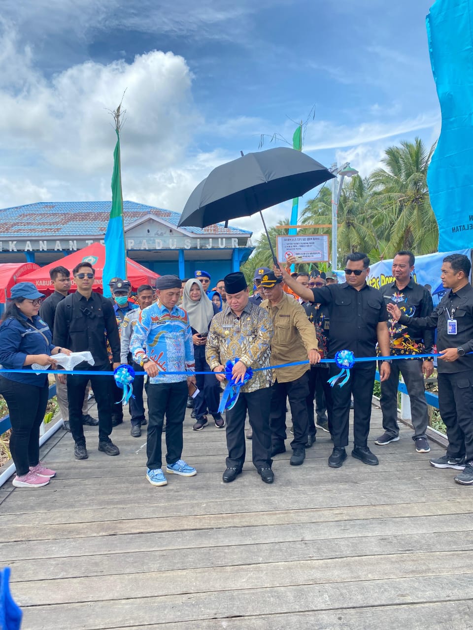 <p>Peresmian Darmaga Palingkau Desa Sei Ijum oleh Bupati Kotim Halikinnor, Kamis (16/1/2025).</p>